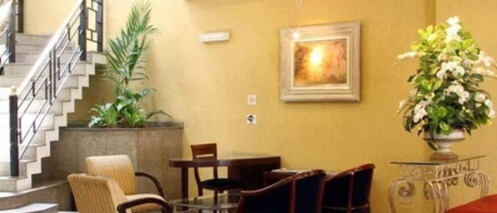 Trevi Hotel E Business 3* Curitiba