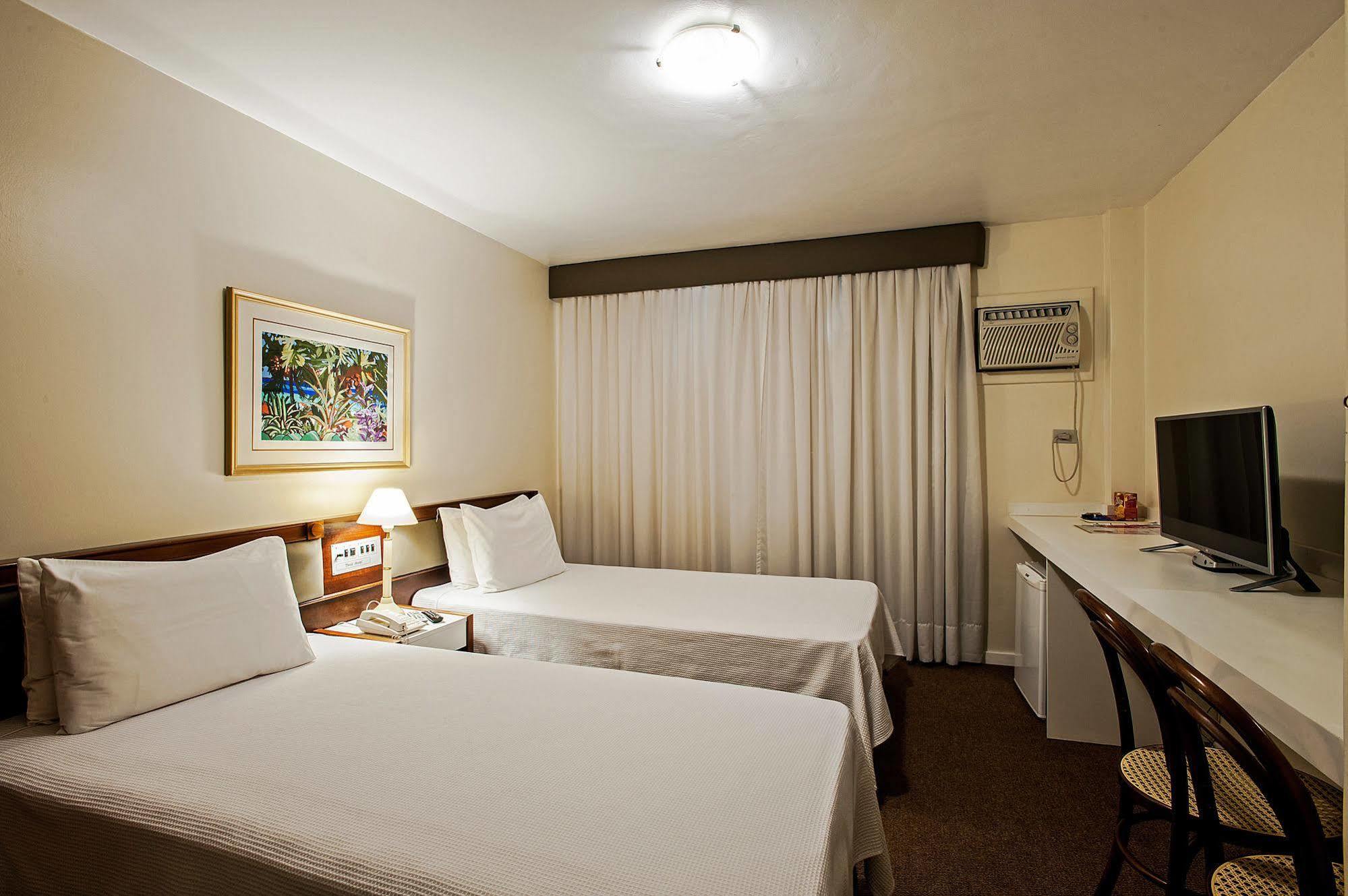 Trevi Hotel E Business